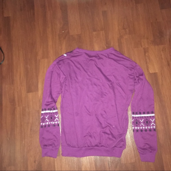 Embroidered Pattern Maroon Long-Sleeve Shirt - Picture 2 of 3